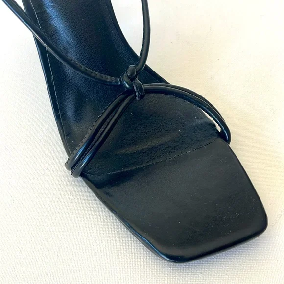 NWOT H by HALSTON PICASSO BLACK STRAPPY SQUARE TOE SPOOL HEELS SANDALS 8.5M - Picture 7 of 12